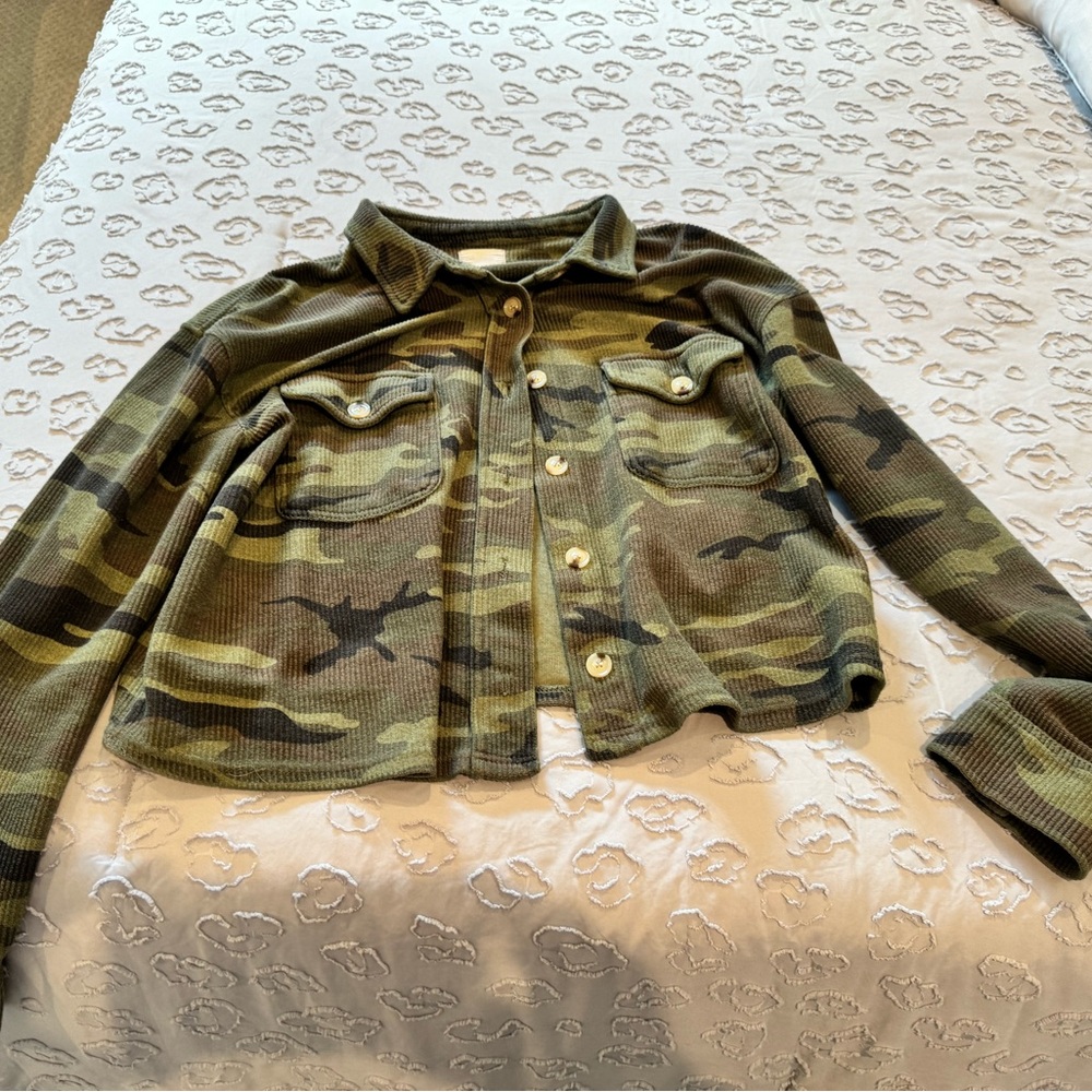 Cropped Camouflage Button-Up Jacket